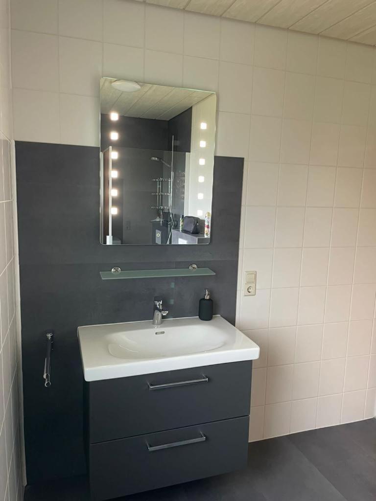 Ferienhaus Seepark Kirchheim เคียร์ชไฮม์ ภายนอก รูปภาพ
